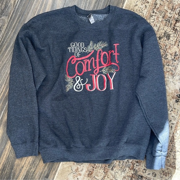 Holiday crewneck - Picture 1 of 4